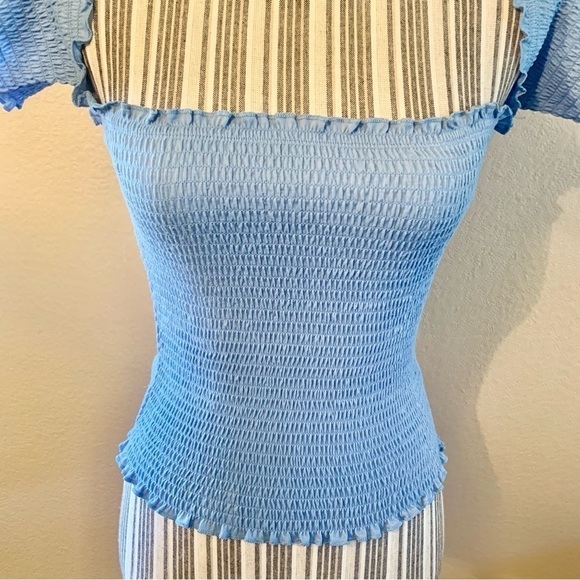 Crave Fame Crop Top Medium Pale Blue Short Sleeves Smocked Scalloped Hem - Picture 3 of 13